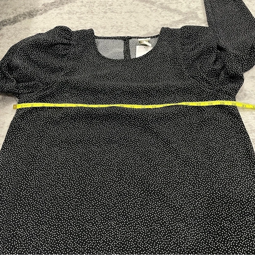 NWT H&M Black and White Puff-Sleeve Dress